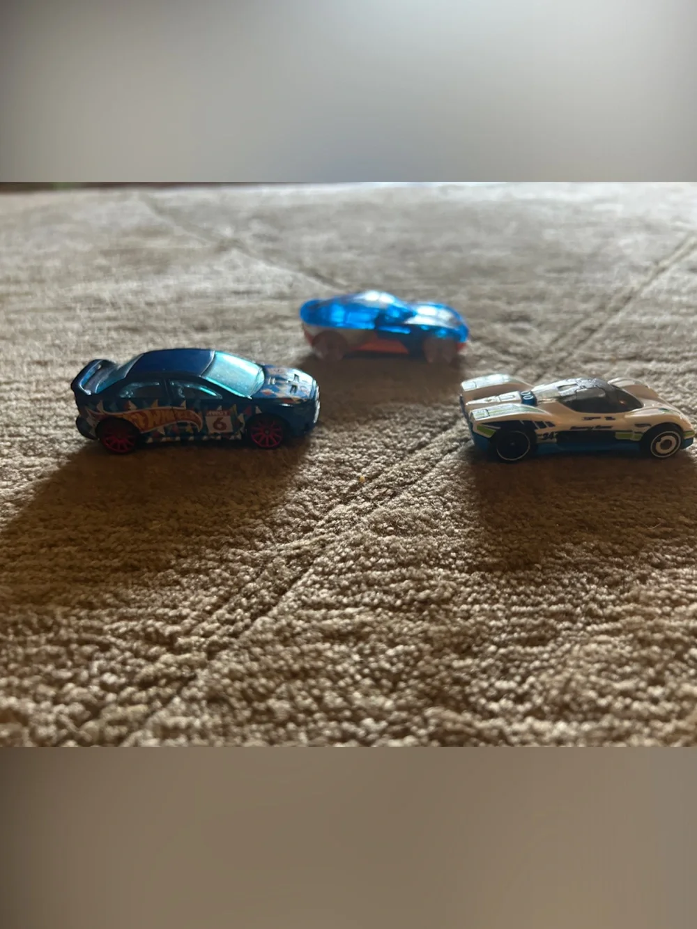 Hot Wheels-Style Kids Toy Car Set - Blue, Green, Red, Yellow & Silver Vehicles